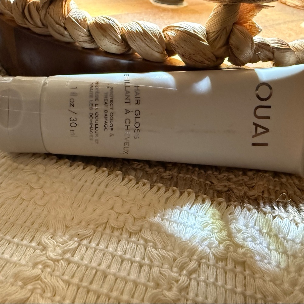 OUAI Gloss Tube in Metallic Silver